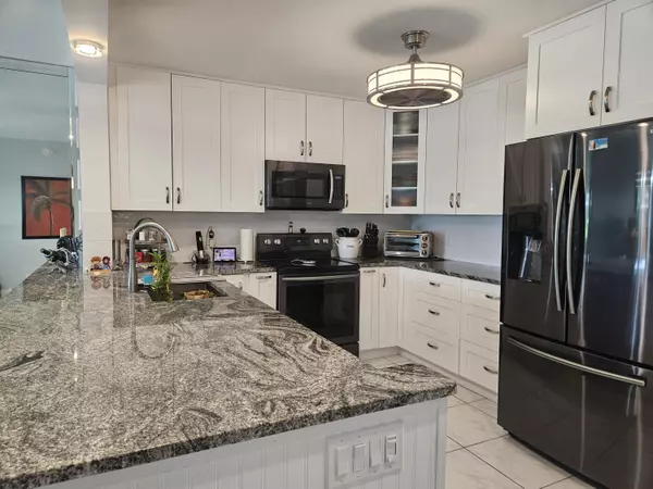 Boca Raton, FL 33496,18999 Stewart CIR 6