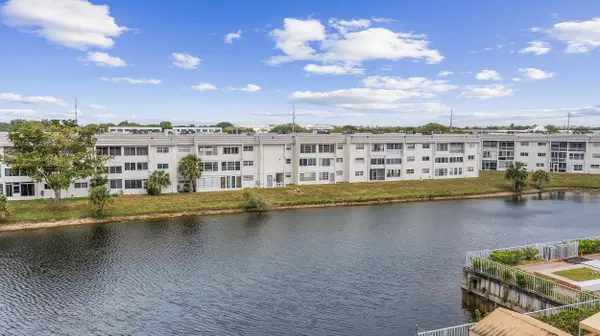 8130 Sunrise Lakes BLVD 211, Sunrise, FL 33322