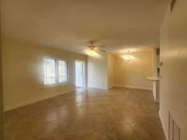 Greenacres, FL 33463,209 Pine Hov CIR B-2