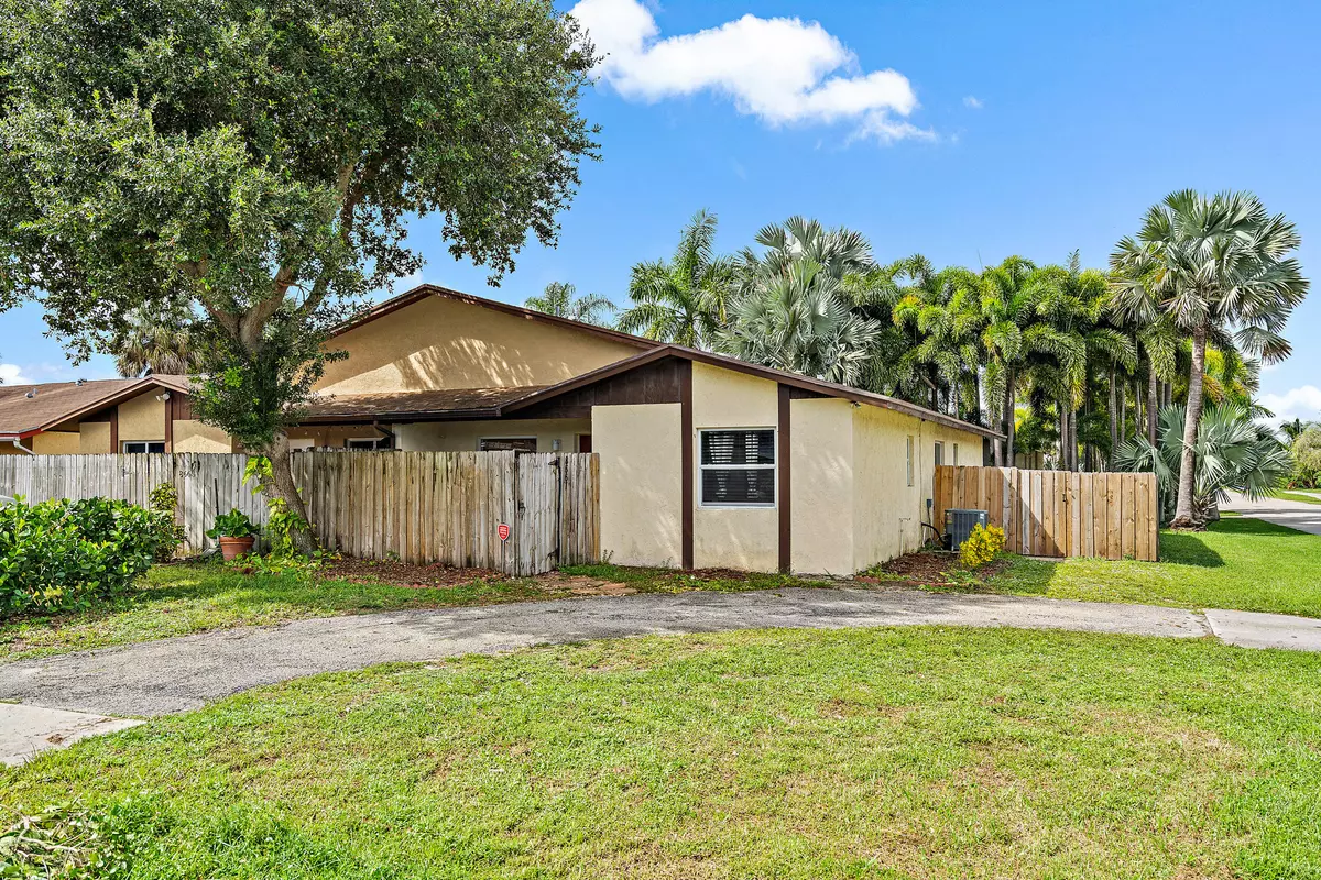 West Palm Beach, FL 33403,8667 Uranus TER