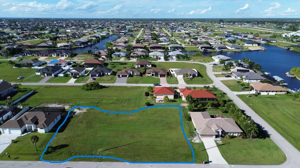Cape Coral, FL 33993,3325 NW 8th TER