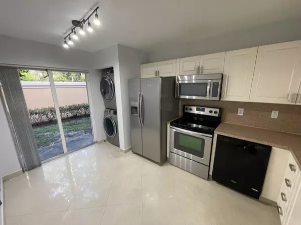 West Palm Beach, FL 33411,3760 N Jog RD 104