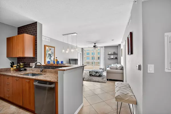 Boynton Beach, FL 33435,700 E Boynton Beach BLVD 803