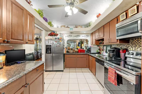 Coral Springs, FL 33065,2850 Forest Hills BLVD 201