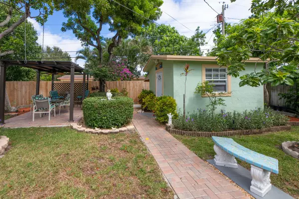 Deerfield Beach, FL 33064,249 NE 43rd ST
