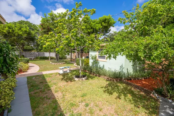 Deerfield Beach, FL 33064,249 NE 43rd ST