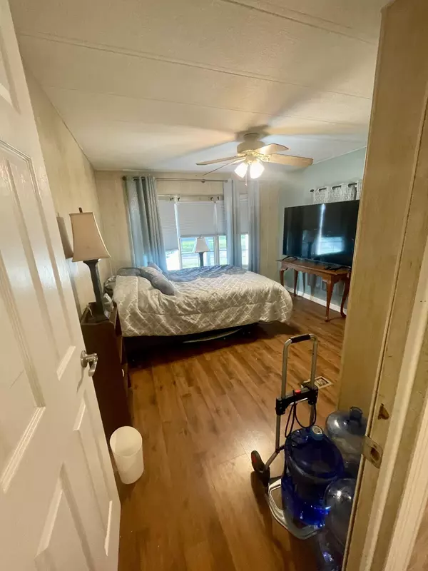 Port Saint Lucie, FL 34952,19 Flores WAY