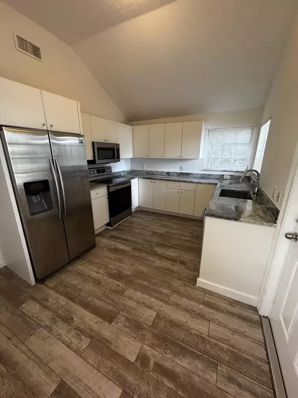 Lake Worth Beach, FL 33460,315 N K ST 311