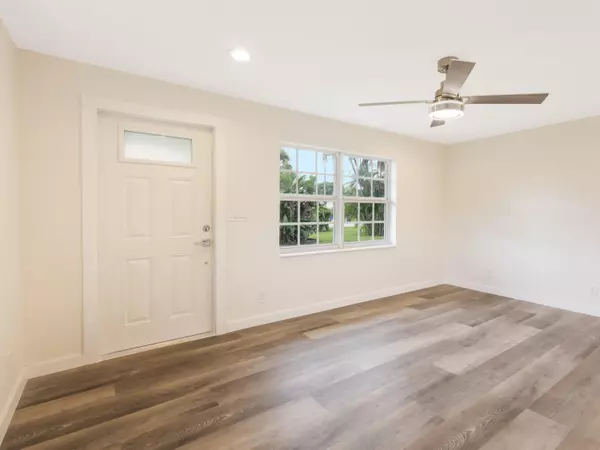 Palm Beach Gardens, FL 33410,359 Garden BLVD