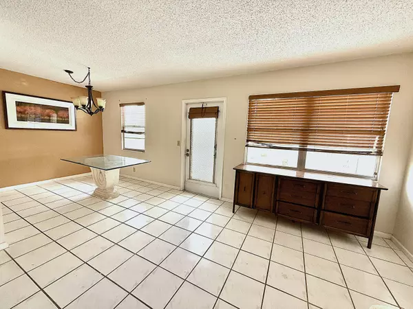 Deerfield Beach, FL 33442,2002 Ellsemere A