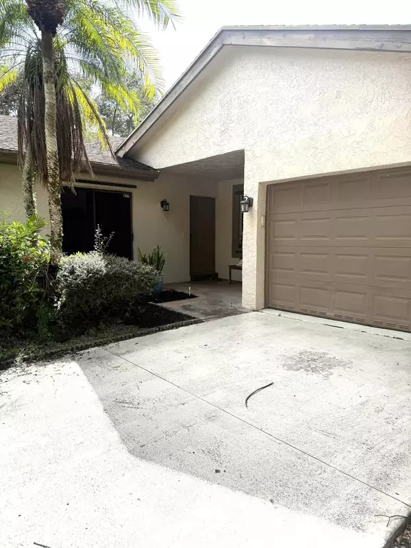 2216 Seagrape CIR, Coconut Creek, FL 33066