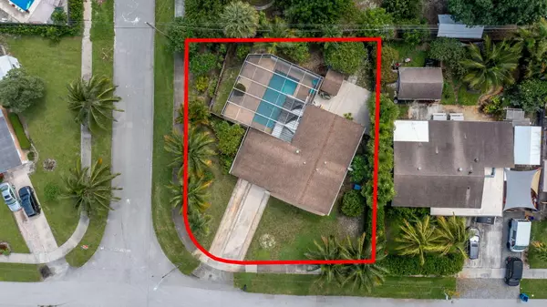 Lantana, FL 33462,1002 W Broome ST