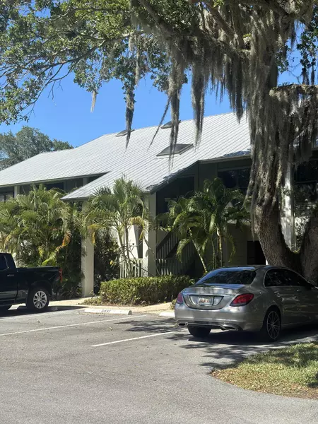 5270 SE Seascape WAY 102, Stuart, FL 34997