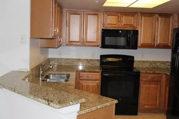 1700 S Crestwood CT 1715, Royal Palm Beach, FL 33411