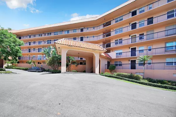 Boca Raton, FL 33431,2871 N Ocean BLVD V543