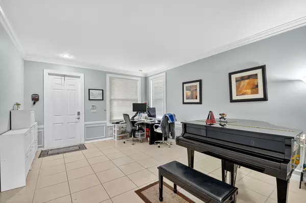 Lake Worth, FL 33463,5098 Massy DR