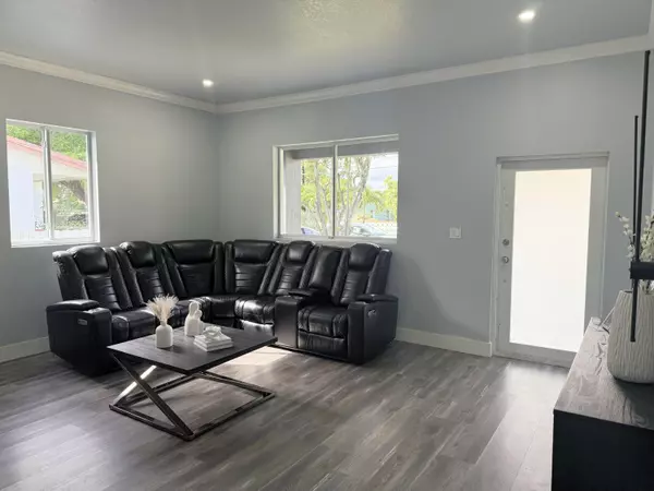 Hollywood, FL 33023,5628 Flagler ST