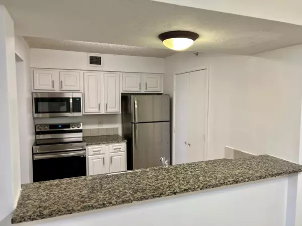 Hypoluxo, FL 33462,900 Scotia DR 102