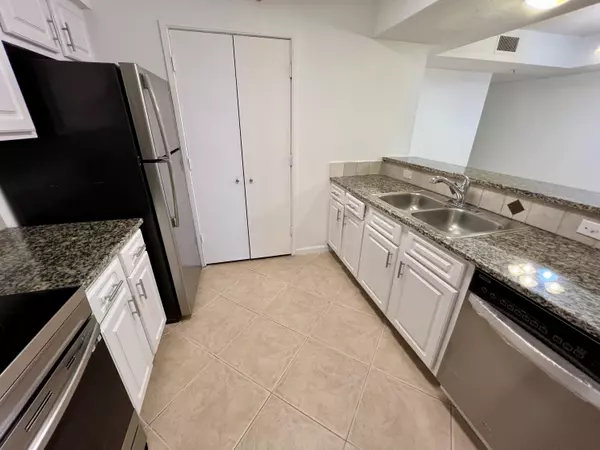 Hypoluxo, FL 33462,900 Scotia DR 102