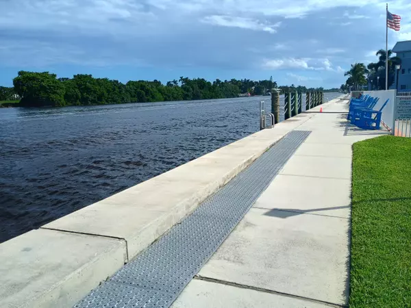 Boynton Beach, FL 33435,3 Colonial Club DR 100