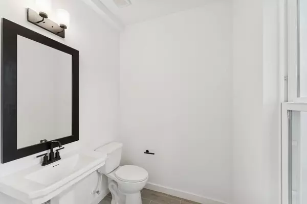 Fort Pierce, FL 34945,325 Silver Sands LN 8