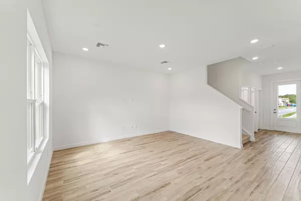 Fort Pierce, FL 34945,325 Silver Sands LN 8