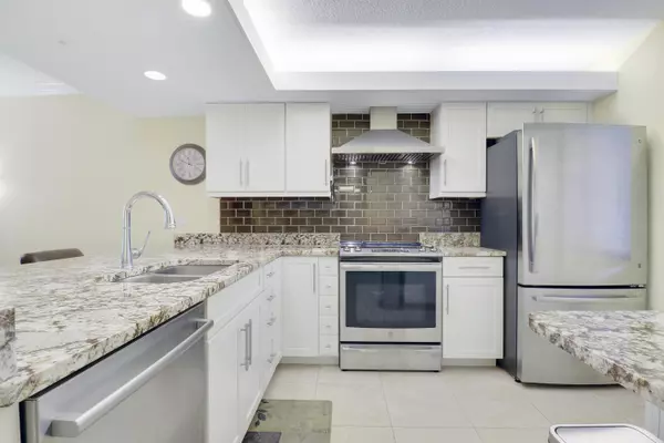 Jupiter, FL 33477,1301 Seafarer CIR 105