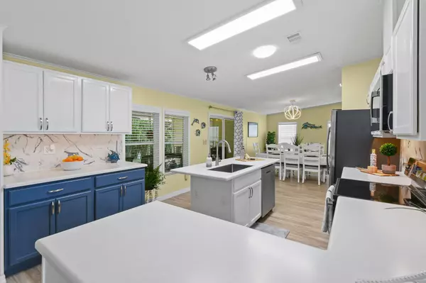 Palm Beach Gardens, FL 33410,2555 Pga BLVD 353