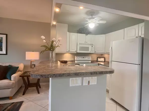 West Palm Beach, FL 33417,243 Coventry K