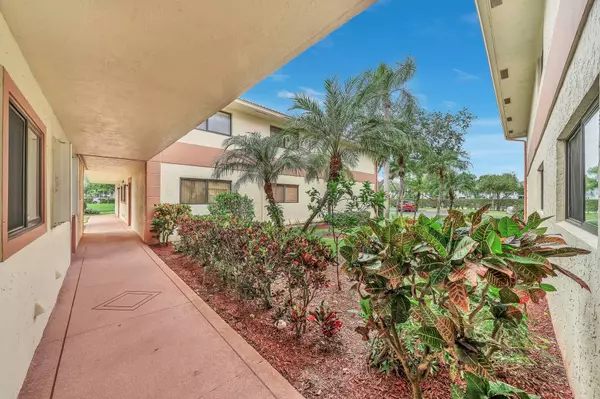 Delray Beach, FL 33484,15234 Lakes Of Delray BLVD 244