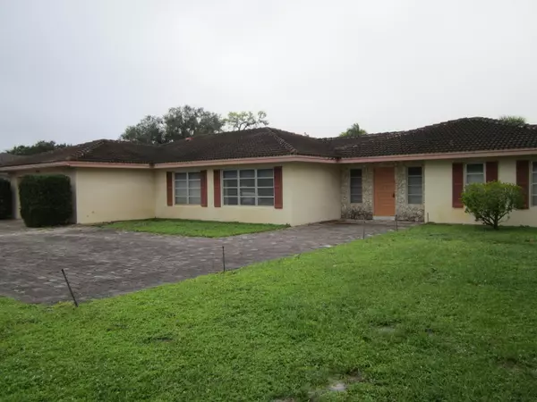 Tequesta, FL 33469,111 W Fairview