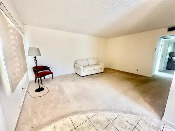 Boca Raton, FL 33434,74 Fanshaw B