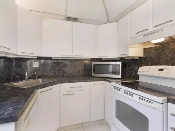 Delray Beach, FL 33484,405 Burgundy I