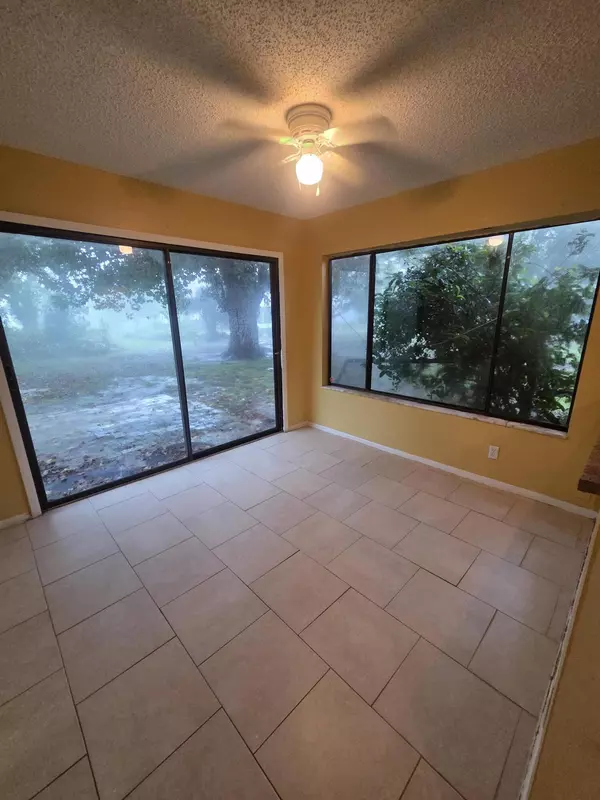 Port Saint Lucie, FL 34952,1917 SE Burgundy LN