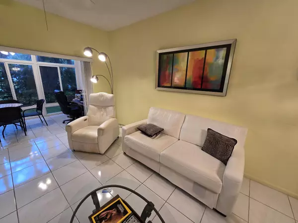 Boynton Beach, FL 33437,5084 Rose Hill DR 1103