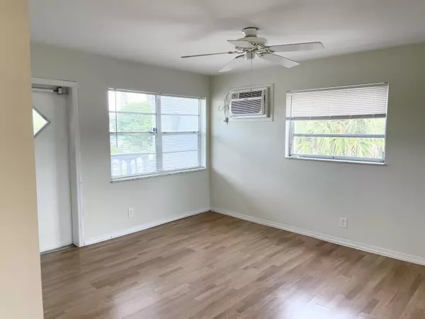 Lake Worth Beach, FL 33460,430 N J ST 4b