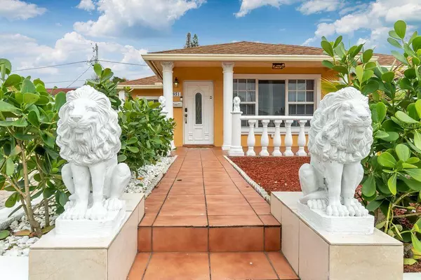951 Green ST, West Palm Beach, FL 33405