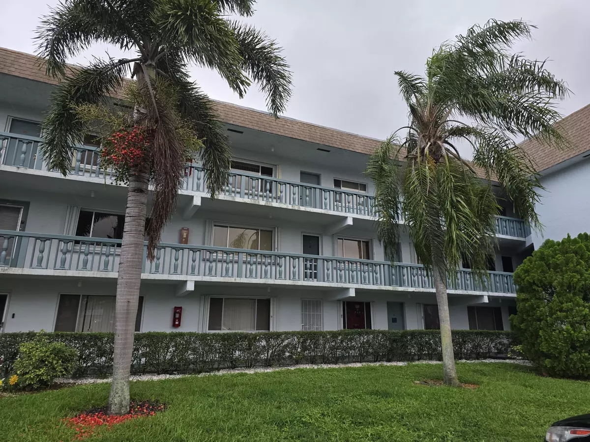 Palm Springs, FL 33461,2100 Springdale BLVD 306