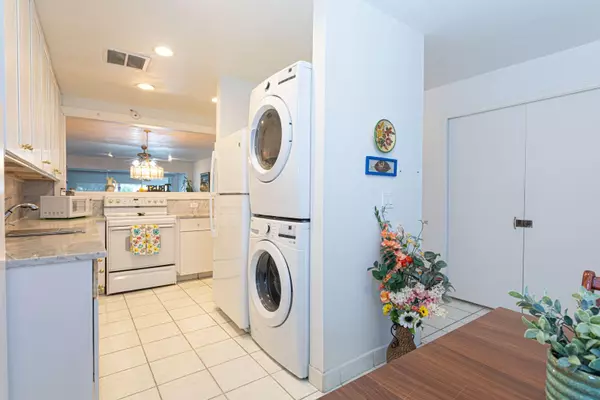 Delray Beach, FL 33445,1421 NW 19th TER 102