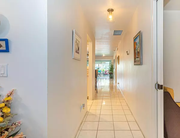 Delray Beach, FL 33445,1421 NW 19th TER 102