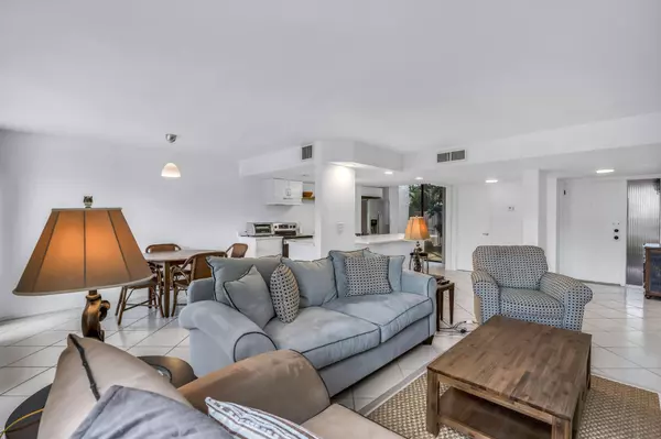 Boca Raton, FL 33434,2003 Bridgewood DR 2003
