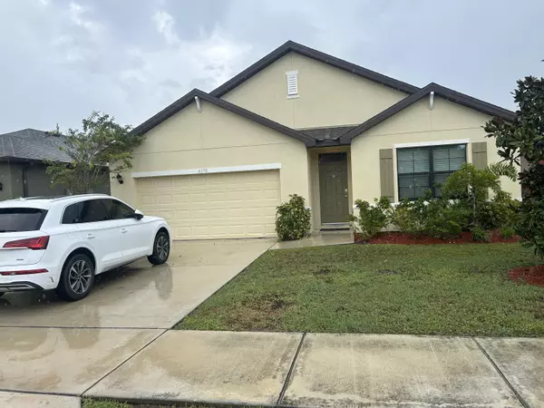 6270 NW Regent ST, Port Saint Lucie, FL 34983