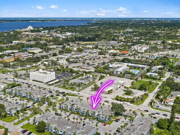 950 S Kanner Hwy B-24, Stuart, FL 34994
