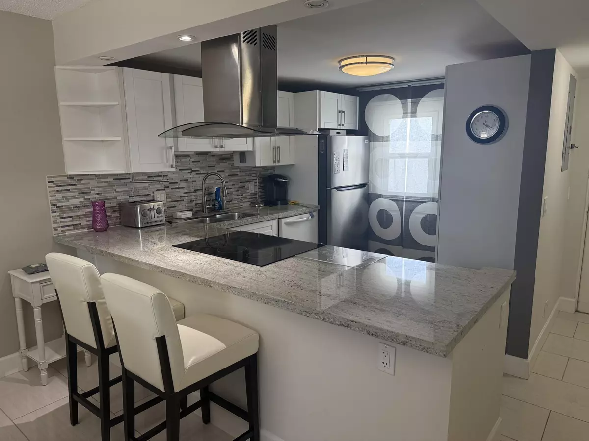 Boca Raton, FL 33487,5700 NW 2nd AVE 702