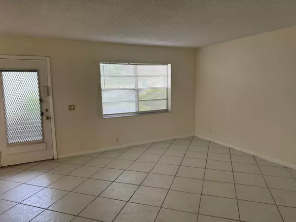 Delray Beach, FL 33484,310 Capri G