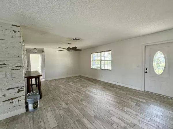 Jensen Beach, FL 34957,1567 NE W 21st TER