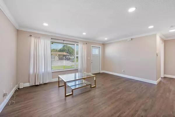 Riviera Beach, FL 33404,1301 W 26th ST