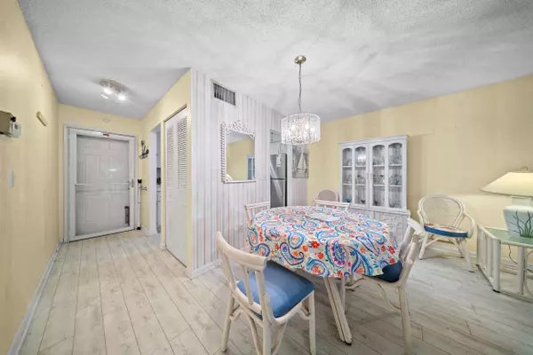 Stuart, FL 34994,1979 SW Palm City RD H