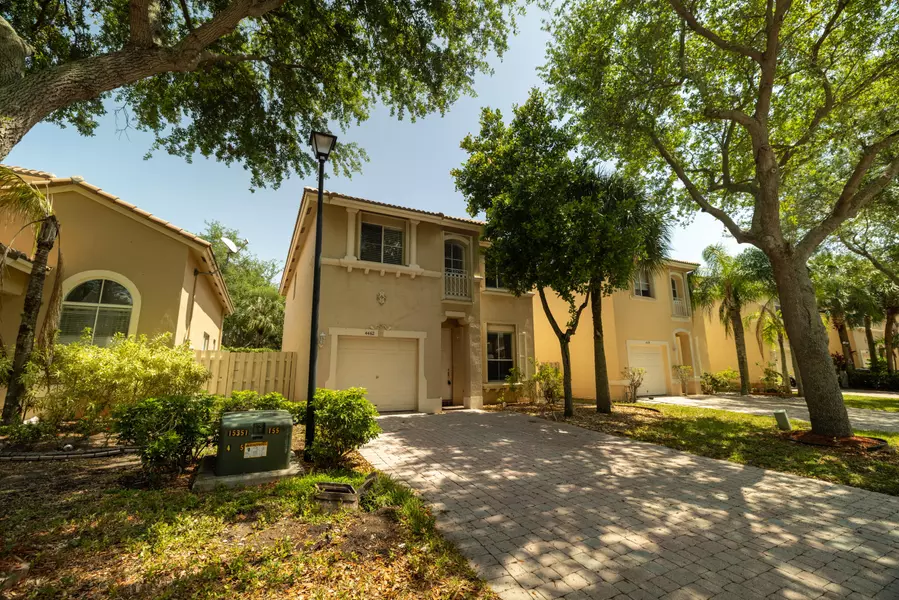 4462 Lake Tahoe CIR, West Palm Beach, FL 33409