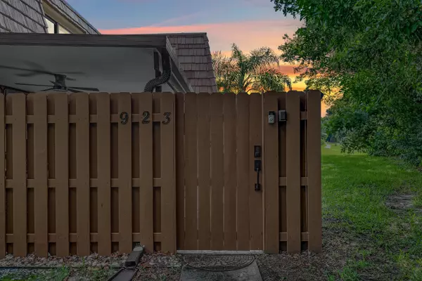 Palm Springs, FL 33461,923 Springdale CIR